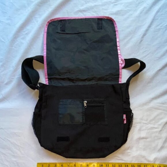 VINTAGE - Hello Kitty Shiny Messenger Bag, Sanrio - Picture 4 of 6